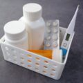 https://www.pexels.com/it-it/foto/ospedale-scatola-pillole-contenitore-11211050/